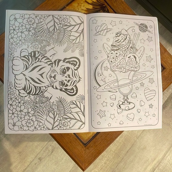 LISA🌈FRANK GIANT COLOR & ACTIVITY BOOK - Picture 5 of 7